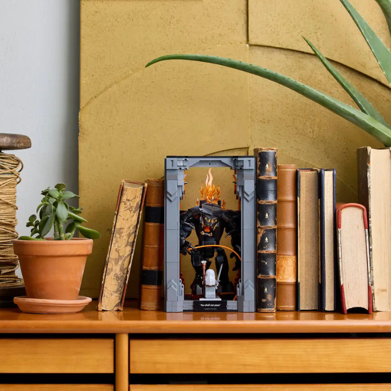 LEGO ICONS - LORD OF THE RINGS:BALROG™ BOOK NOOK
