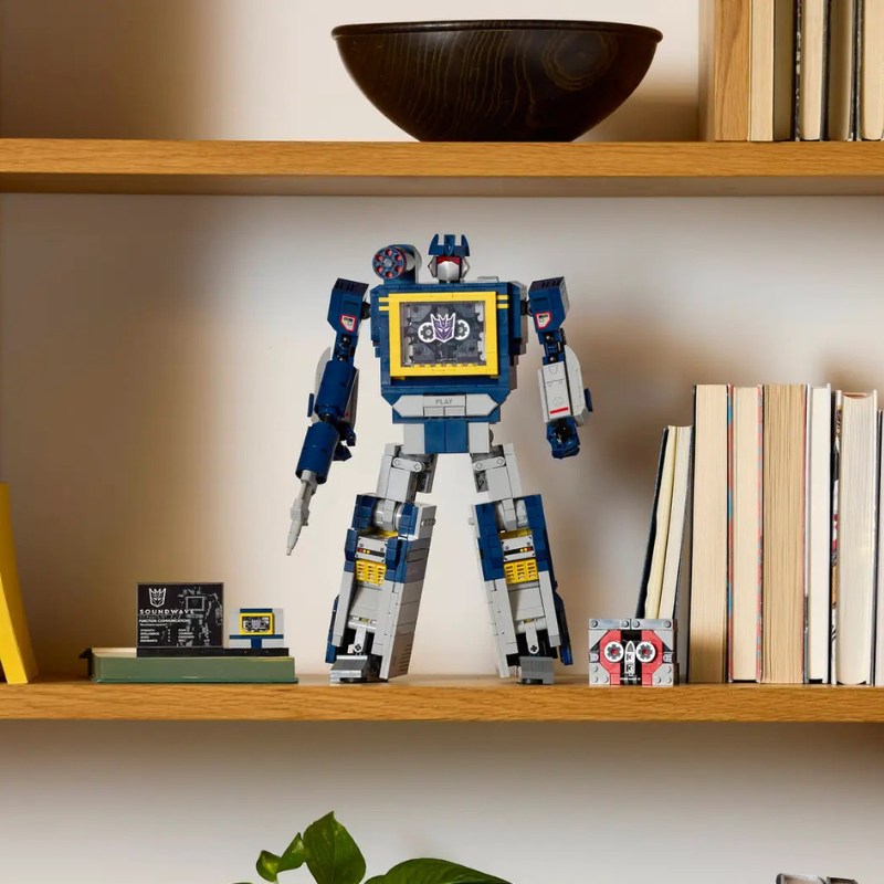LEGO ICONS - TRANSFORMERS: SOUNDWAVE