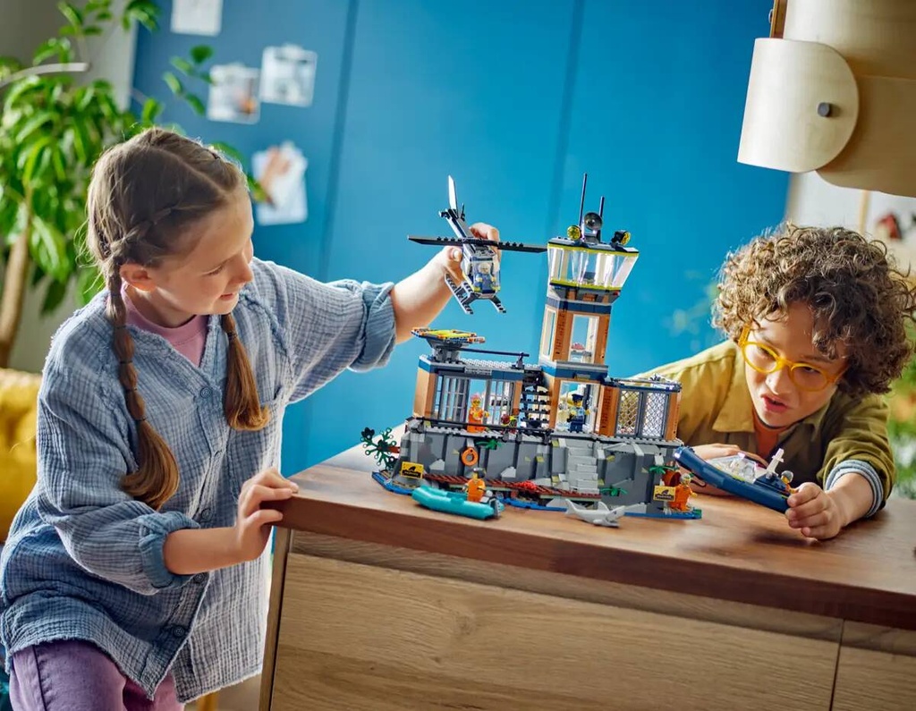 LEGO CITY - POLICE PRISON ISLAND