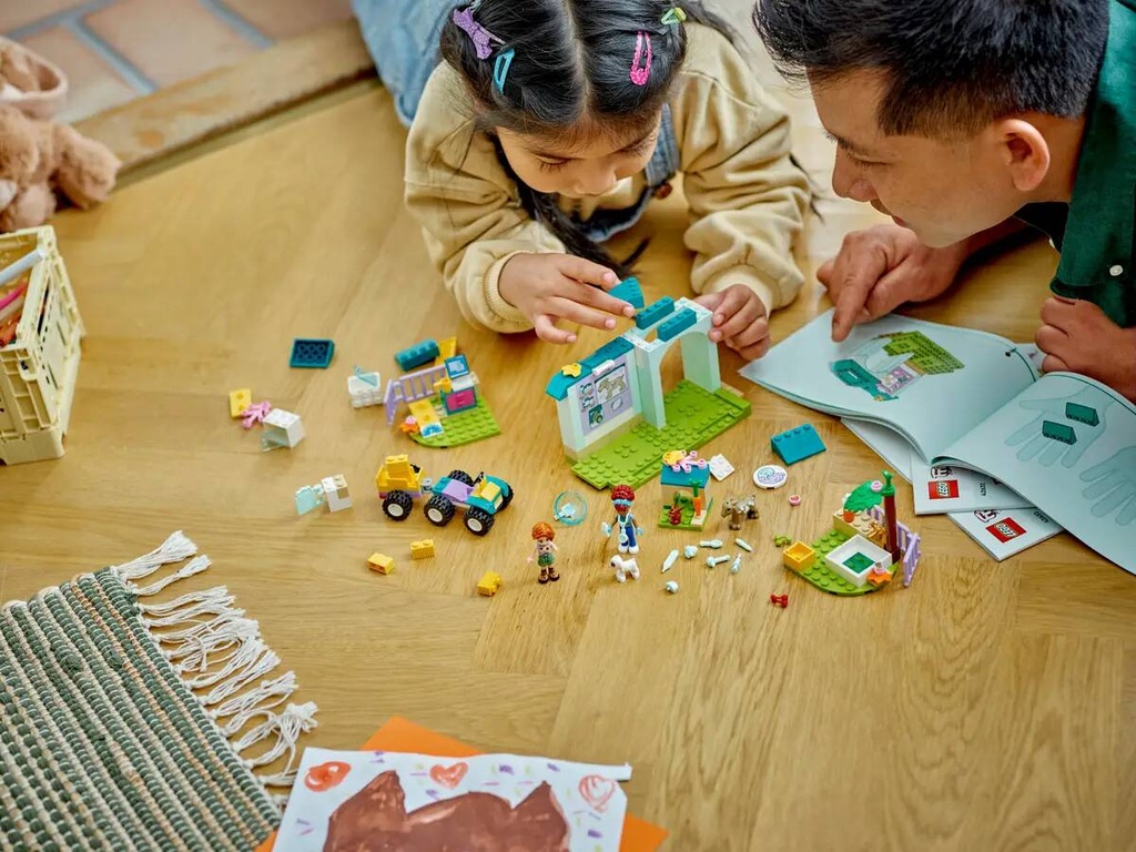 LEGO FRIENDS - FARM ANIMAL VET CLINIC