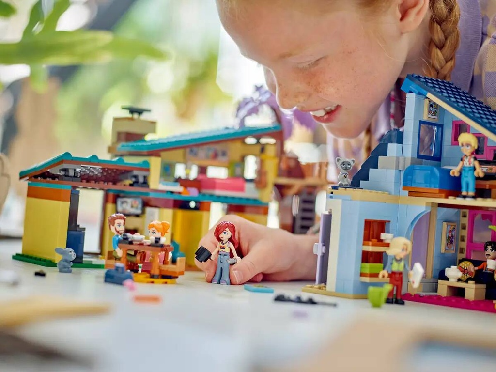 LEGO FRIENDS - OLLY AND PAISLEY'S FAMILY HOUSES