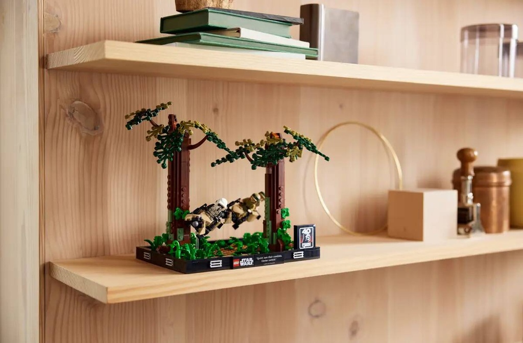 LEGO STAR WARS - ENDOR™ SPEEDER CHASE DIORAMA