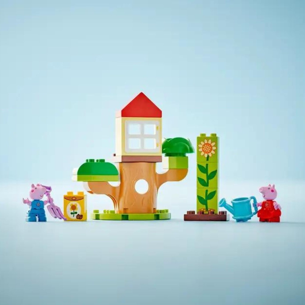 LEGO DUPLO - PEPPA PIG GARDEN AND TREE HOUSE