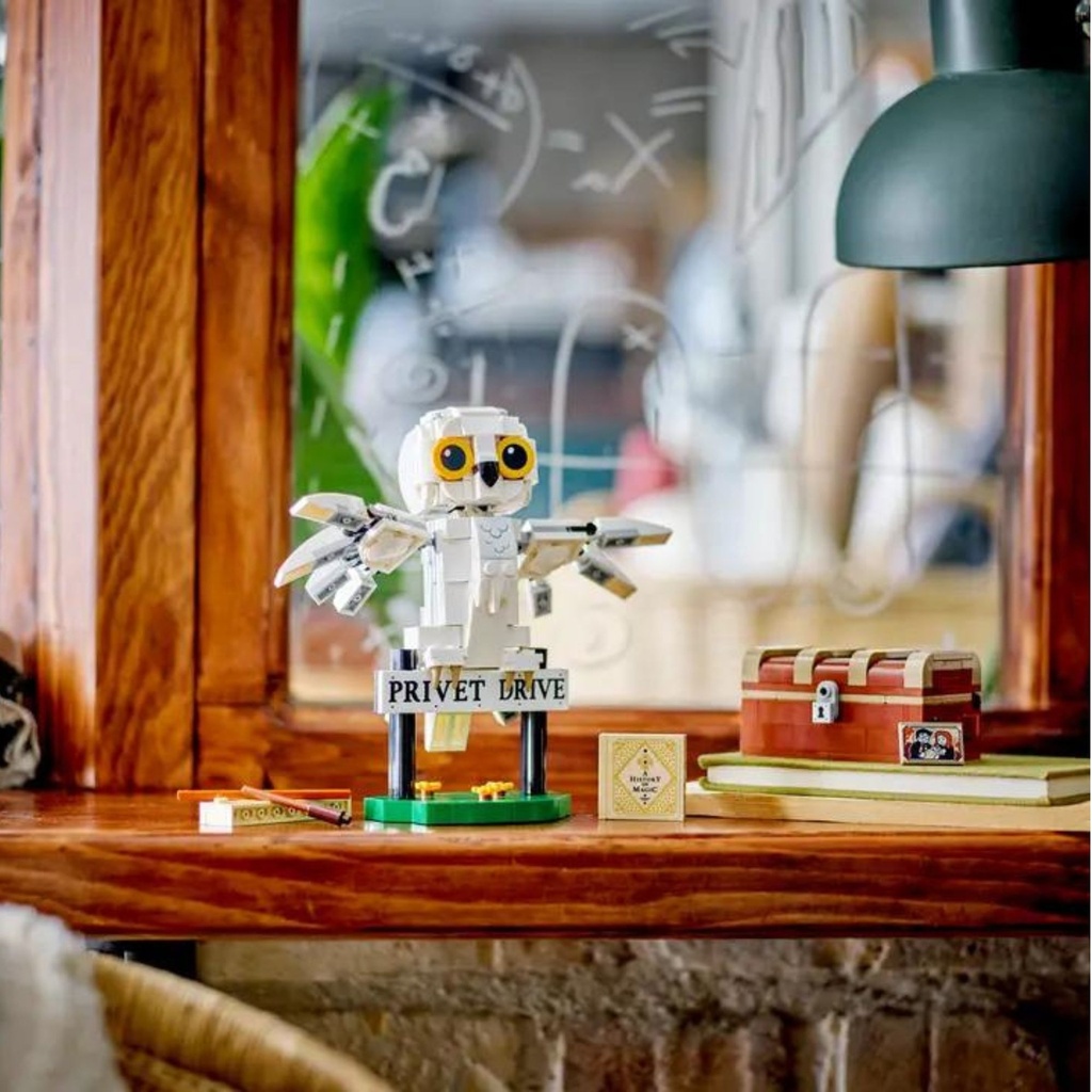 LEGO HARRY POTTER - HEDWIG™ AT 4 PRIVET DRIVE
