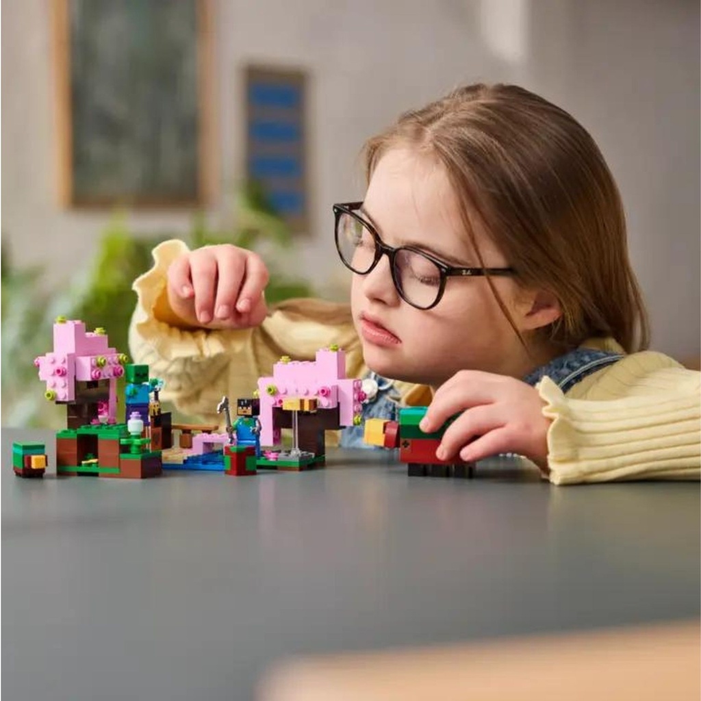 LEGO MINECRAFT - THE CHERRY BLOSSOM GARDEN