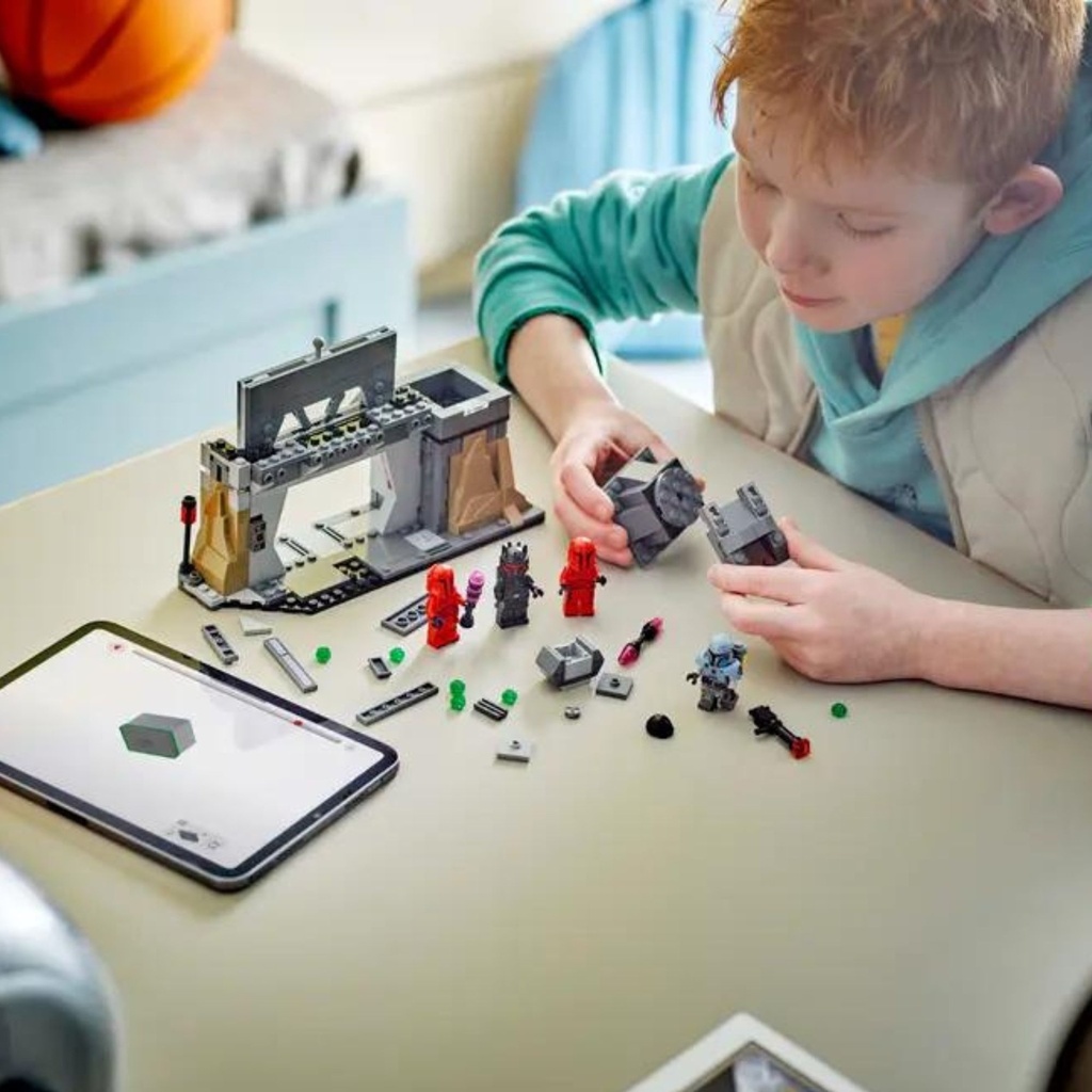 LEGO STAR WARS - PAZ VIZSLA™ AND MOFF GIDEON™ BATTLE