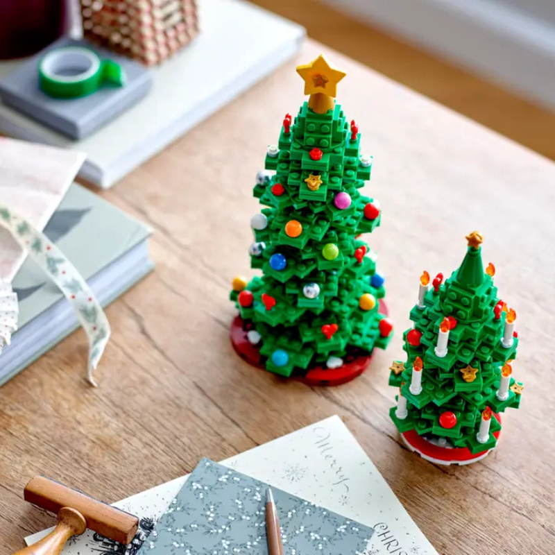 LEGO EXCLUSIVES - CHRISTMAS TREE
