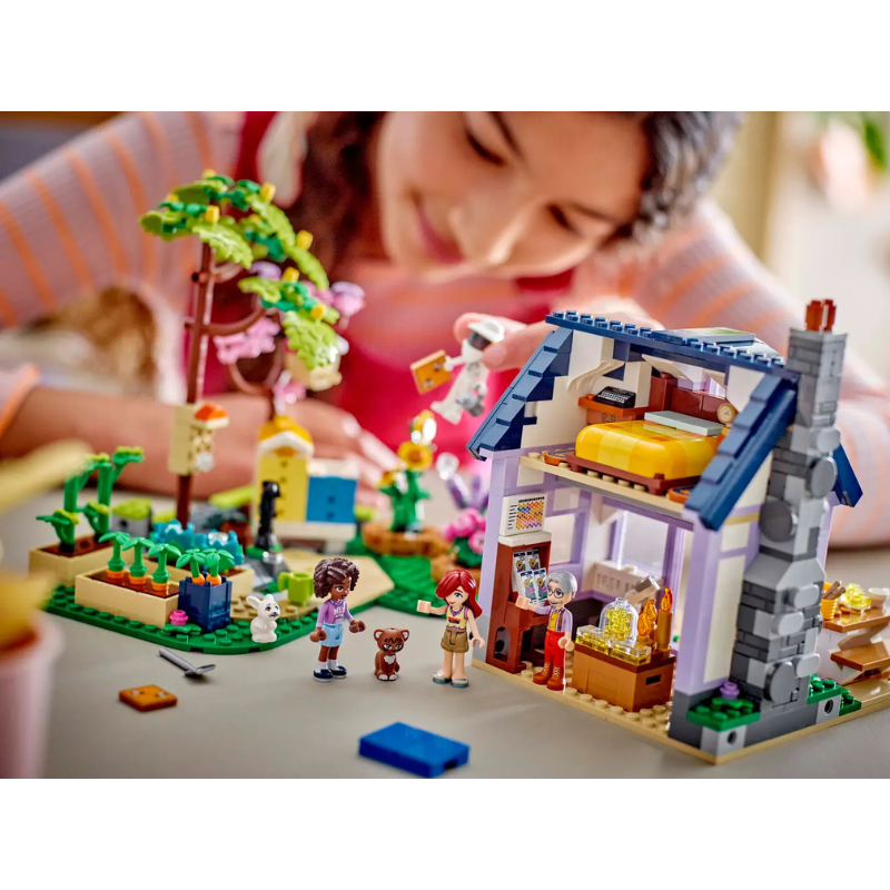 LEGO FRIENDS - BEEKEEPERS' HOUSE AND FLOWER GARDEN