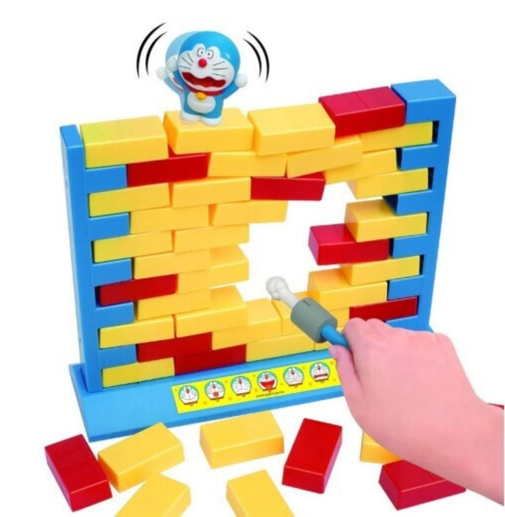 DORAEMON WALL GAME CRUSH
